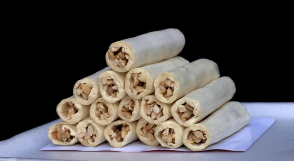 Sở dĩ món ăn này được gọi tên là kẹo dồi